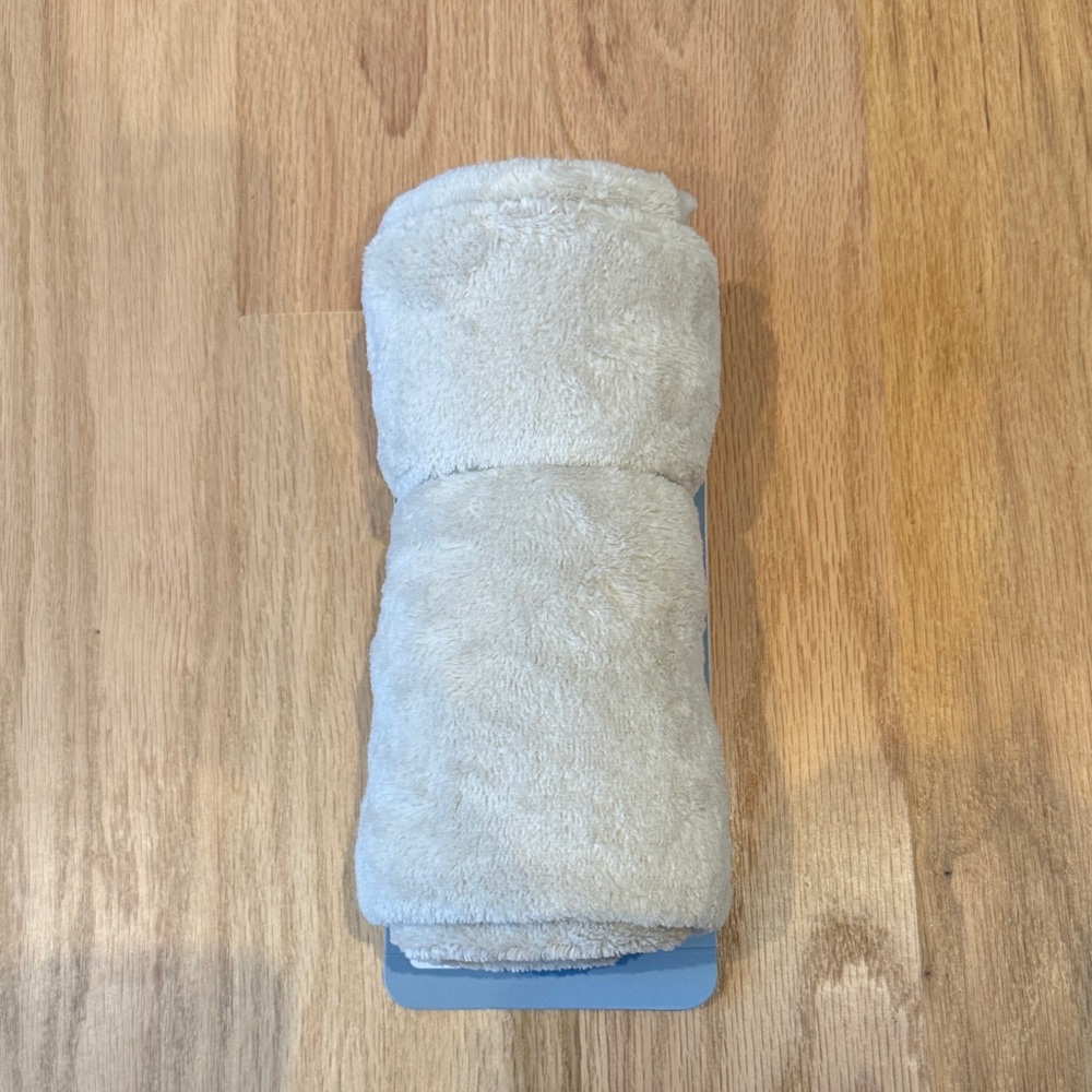 Soft Plush Blanket in Light Gray